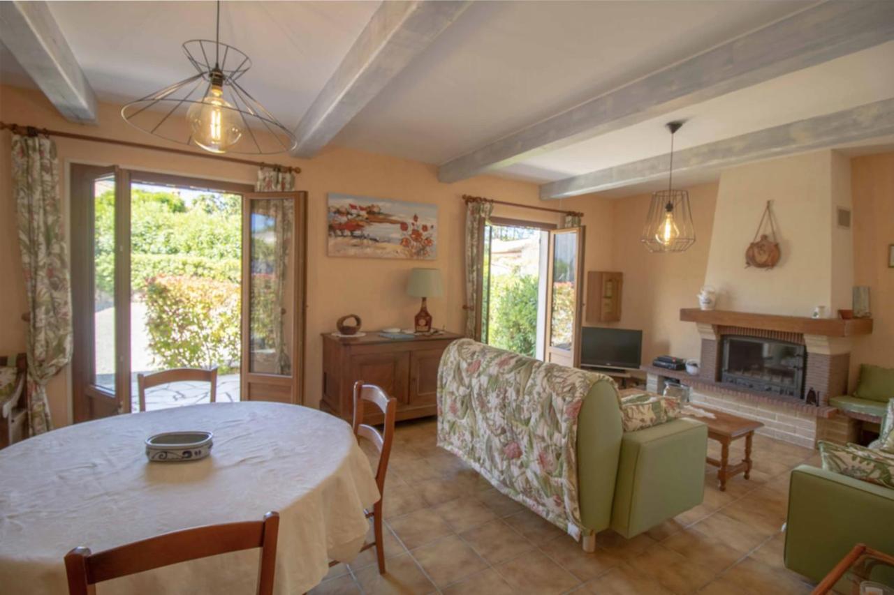 Large Spacious House In Fréjus Екстериор снимка