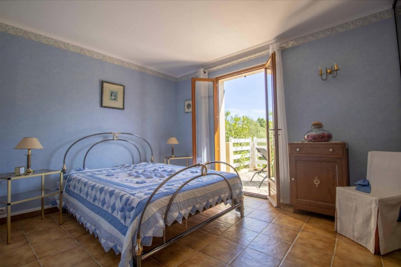 Large Spacious House In Fréjus Екстериор снимка